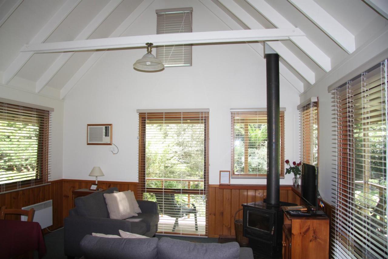 Shady Brook Cottages Harrietville Exterior photo